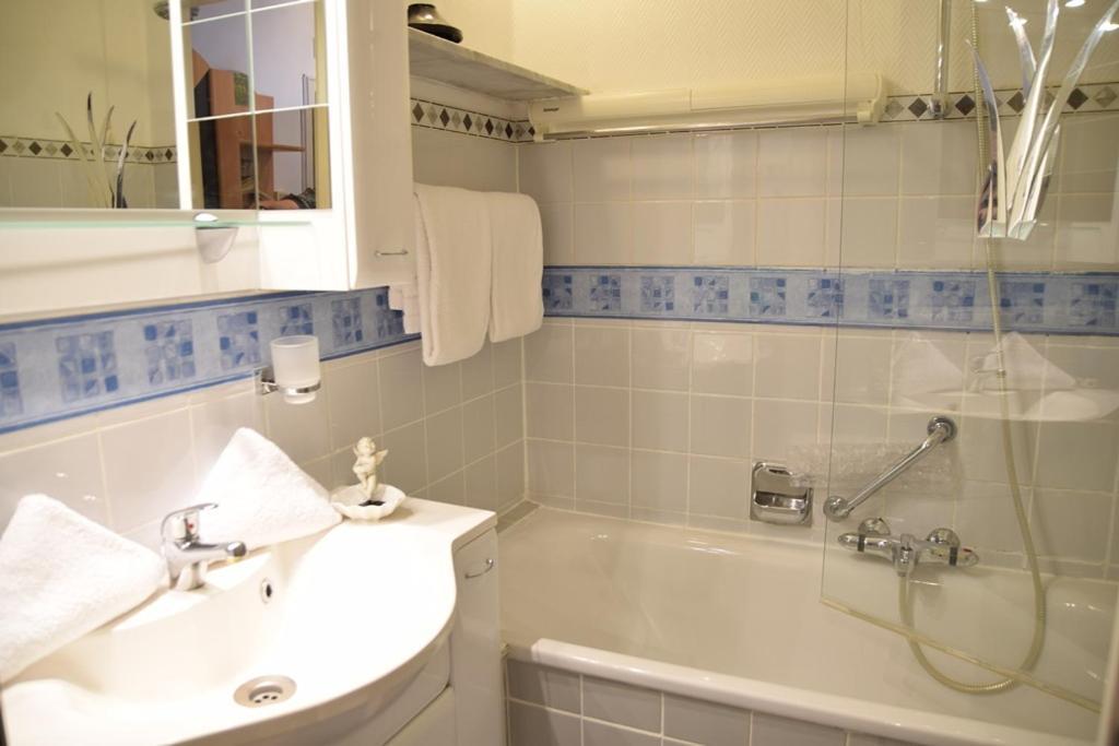 2-Zimmer-Appartement Im 1. Obergeschoss Mit Hallenschwimmbad Und Sauna. Westerland Kültér fotó